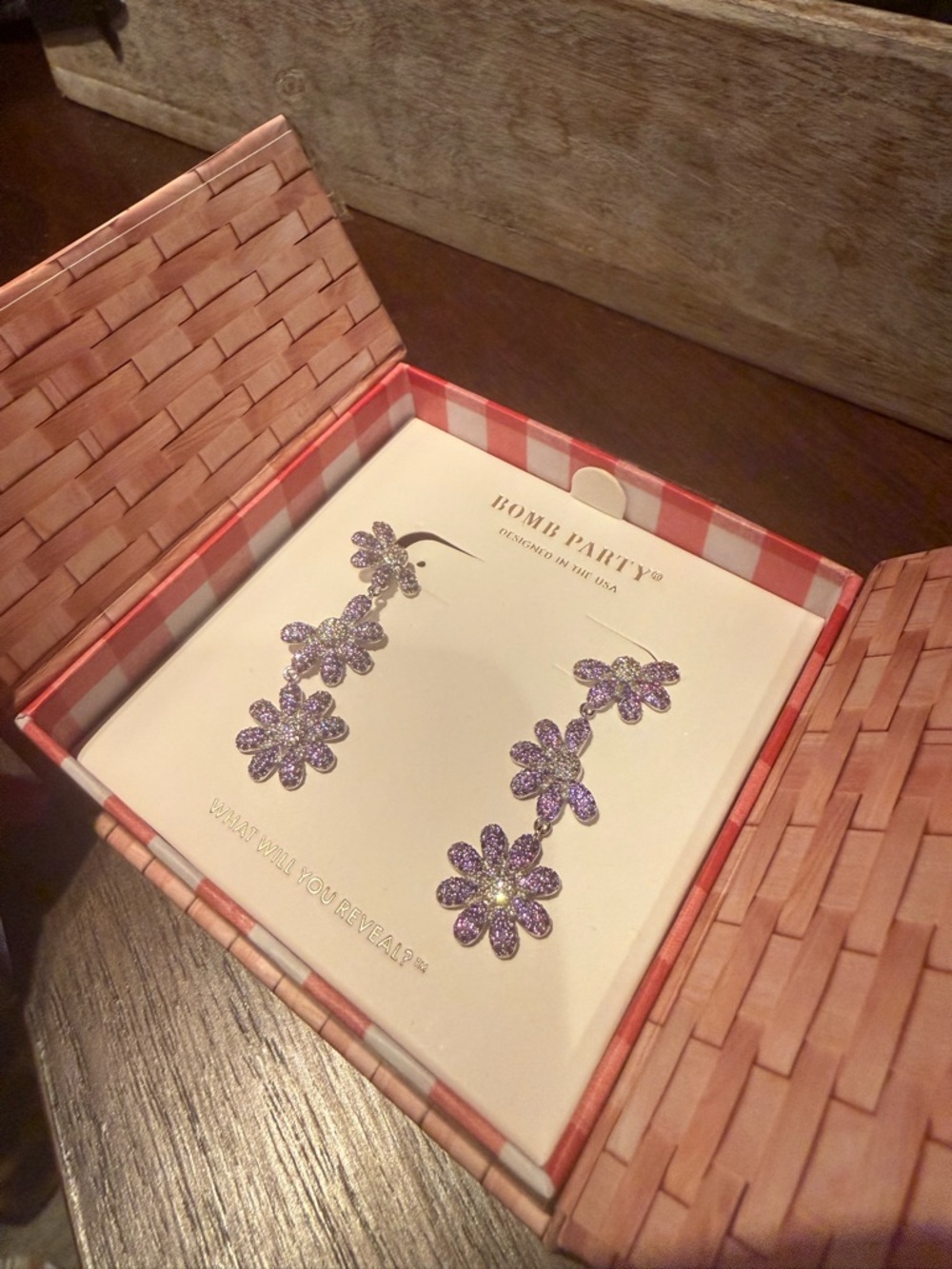 Bomb Party market fresh "dripping daises" Purple Floral Dangle Earrings - Picture 2 of 4
